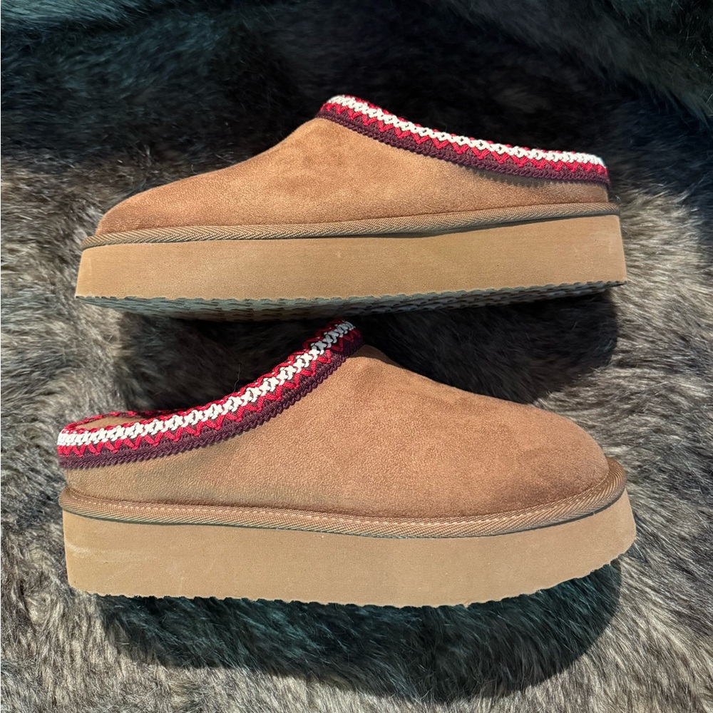 Crown Vintage Brown suede slippers with red and white trim